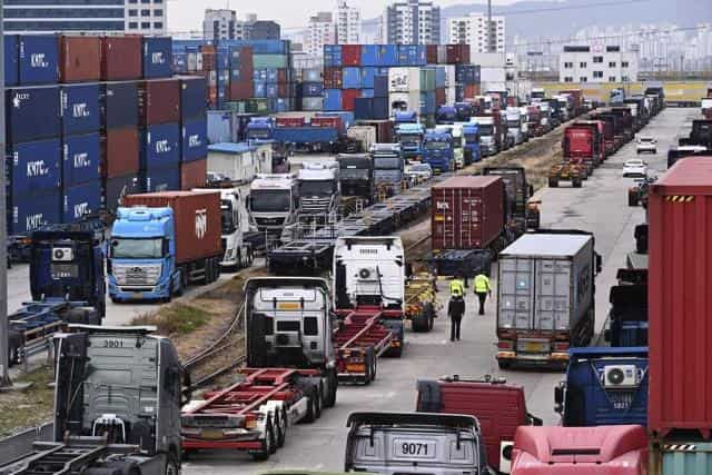 South Korea orders striking truckers in cement industry to return to work