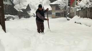 Amid freezing conditions, Srinagar records coldest night of the season