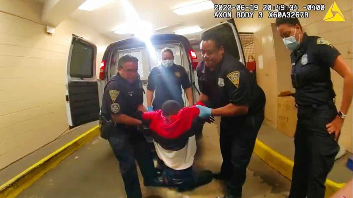 USA: Five policemen charged with cruelty after black man paralysed in police van USA: Five policemen charged with cruelty after black man paralysed in police van