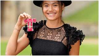 2021 U.S. Open champion Emma Raducanu receives MBE from king