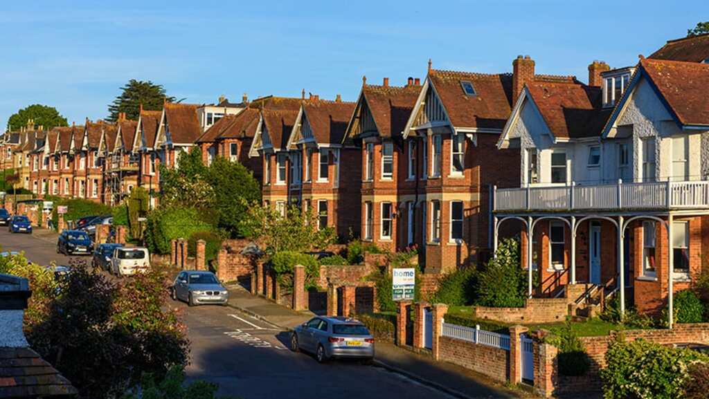World Business Watch | UK: Annual house price growth dragged to 4.4% in November