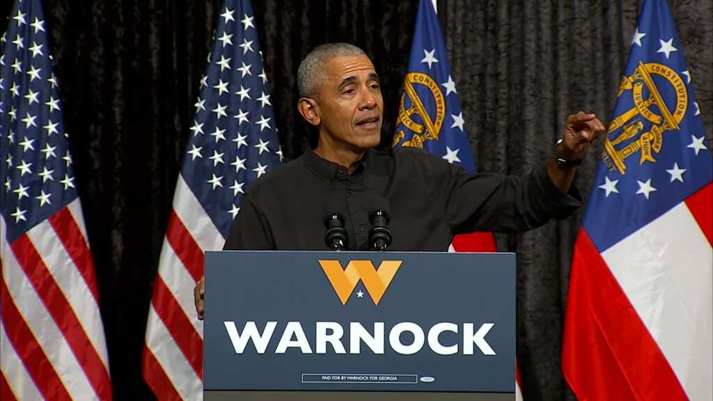 Barack Obama pauses his speech to let a four-year-old speak at Atlanta rally