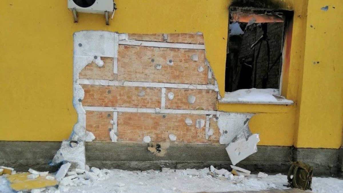 Ukraine: Group steals Banksy's mural off a battle-scarred wall, detained in Hostomel Ukraine: Group steals Banksy's mural off a battle-scarred wall, detained in Hostomel