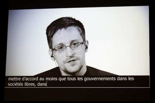 US whistleblower Edward Snowden gets Russian passport after swearing an oath to Russia US whistleblower Edward Snowden gets Russian passport after swearing an oath to Russia