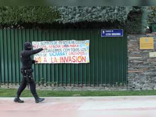 Spain: Anonymous package sent to Ukraine Embassy, includes animal eyes and paper bombs