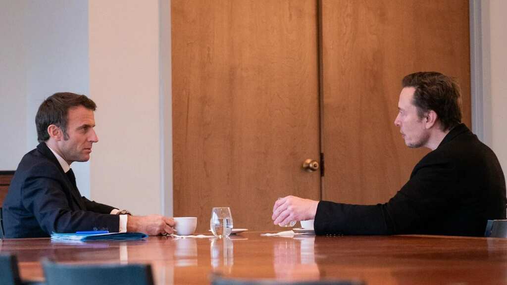 US: President Emmanuel Macron holds an unannounced meeting with Elon Musk