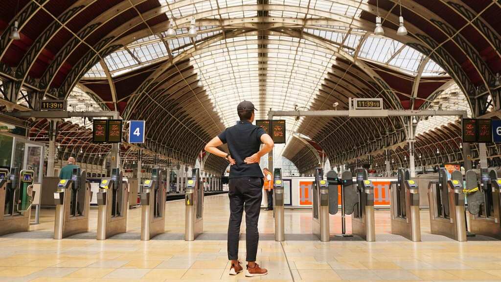 UK: Christmas rail strikes to go ahead as Union rejects offer from operators