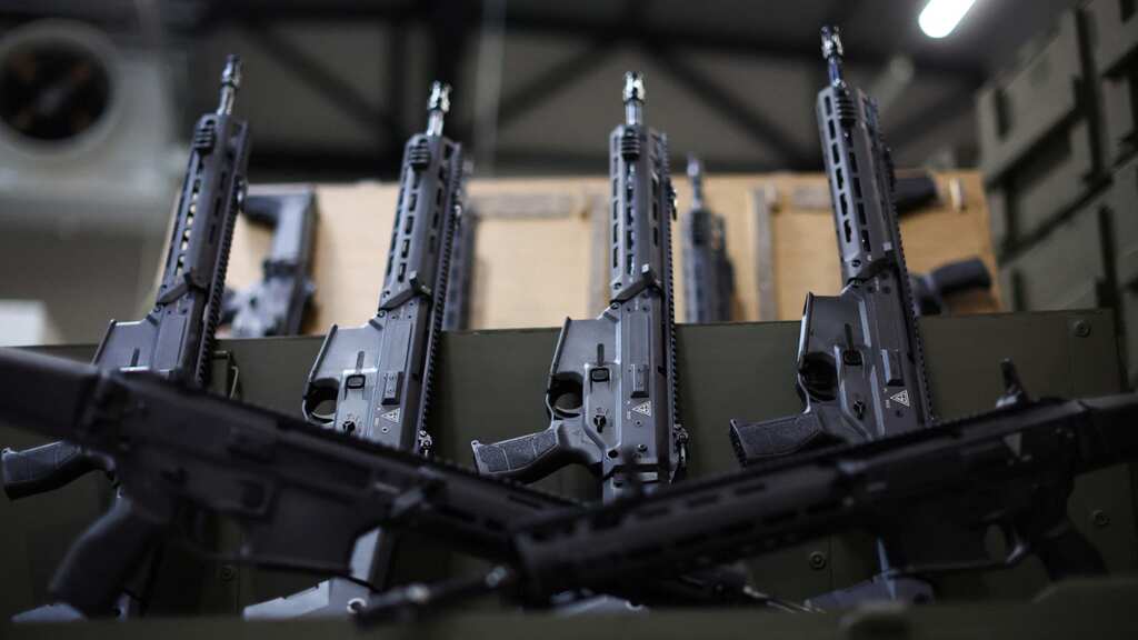 Global sales of arms and military services rise to $592 billion in 2021 despite supply chain issues