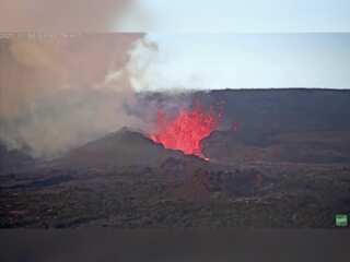 Hawaii's Mauna Loa continues to spew lava and smoke