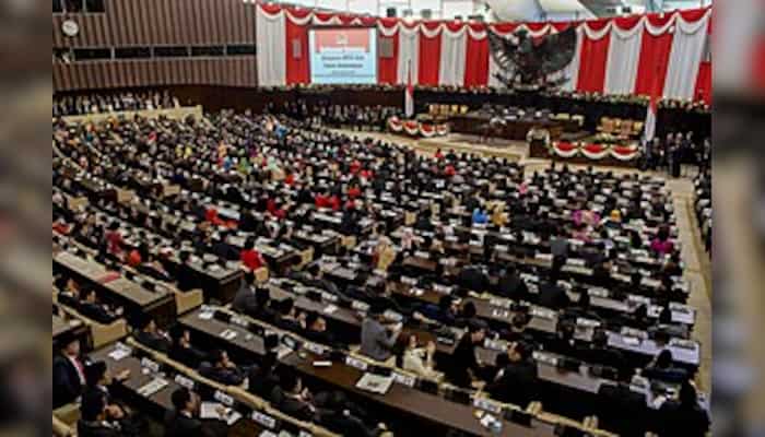 Indonesia passes new criminal code, bans sex outside marriage