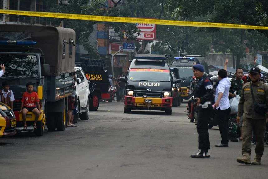 Suicide bombing at Indonesian police station kills two; note condemning new criminal code found Suicide bombing at Indonesian police station kills two; note condemning new criminal code found