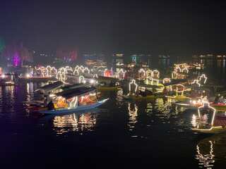 Kashmir prepares for winter season tourism, houseboat festival held on Dal Lake