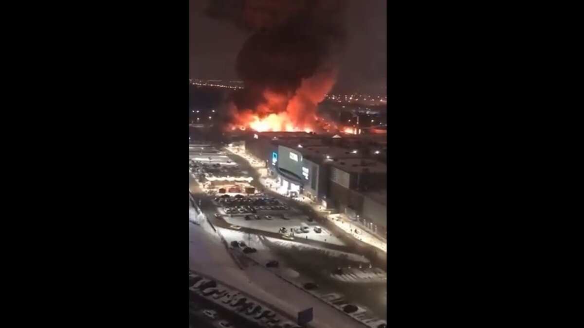 One dead in massive fire at shopping centre in Moscow, arson suspected One dead in massive fire at shopping centre in Moscow, arson suspected