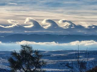 'Crown jewel': Rare wave clouds amaze sky-watchers in the US. Take a look!