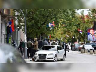 Kosovo: Serbs blocked roads in protest against arrest of a Serb policeman