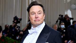 Elon Musk met with 'crowd of boos' at Dave Chapelle show on eve of Twitter blue relaunch. Watch!