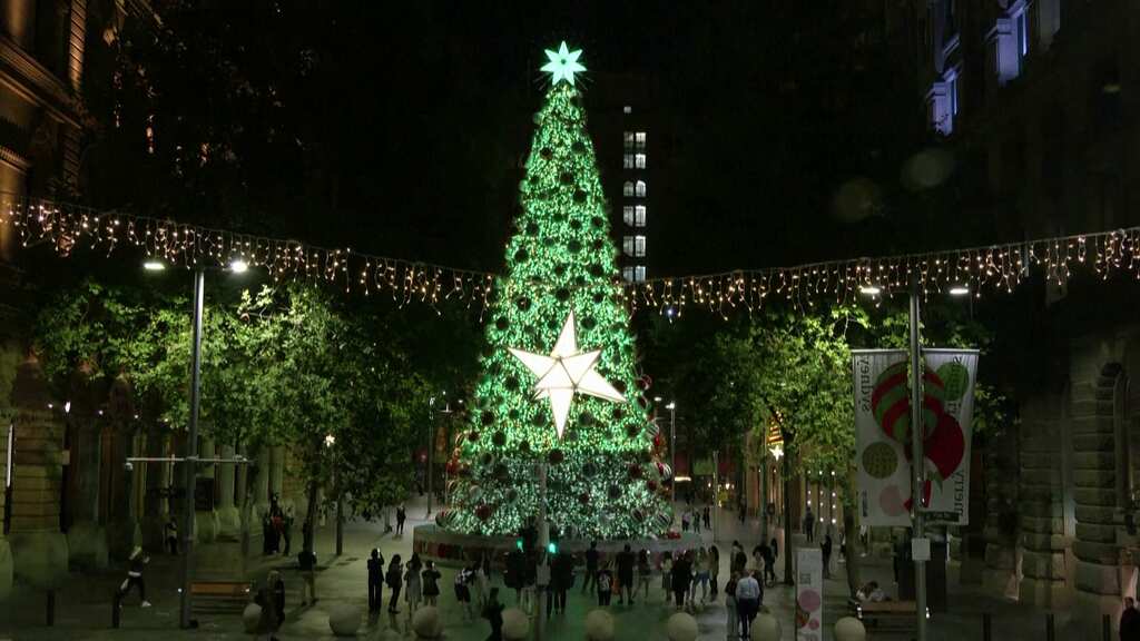 Sydney illuminates for Christmas festivities