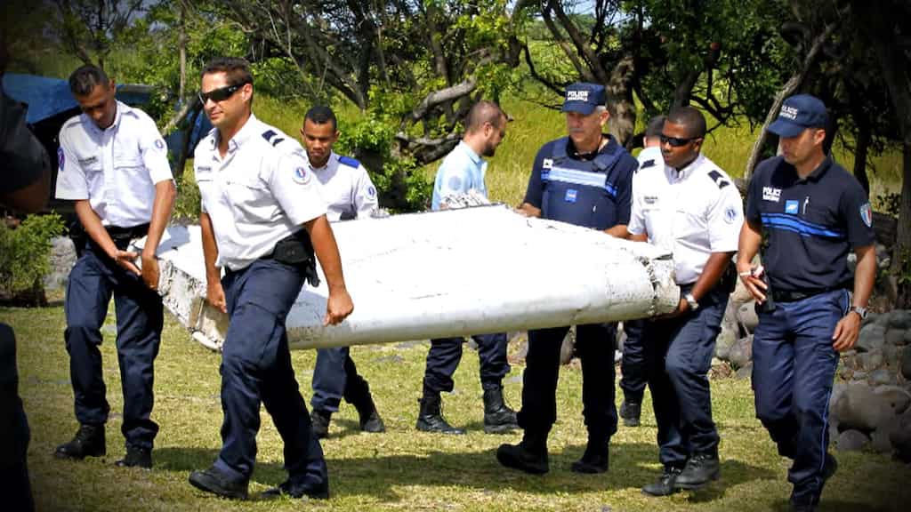 Malaysian MH370 Missing: Was MH370 deliberately downed by Pilot? Debris offers new clues