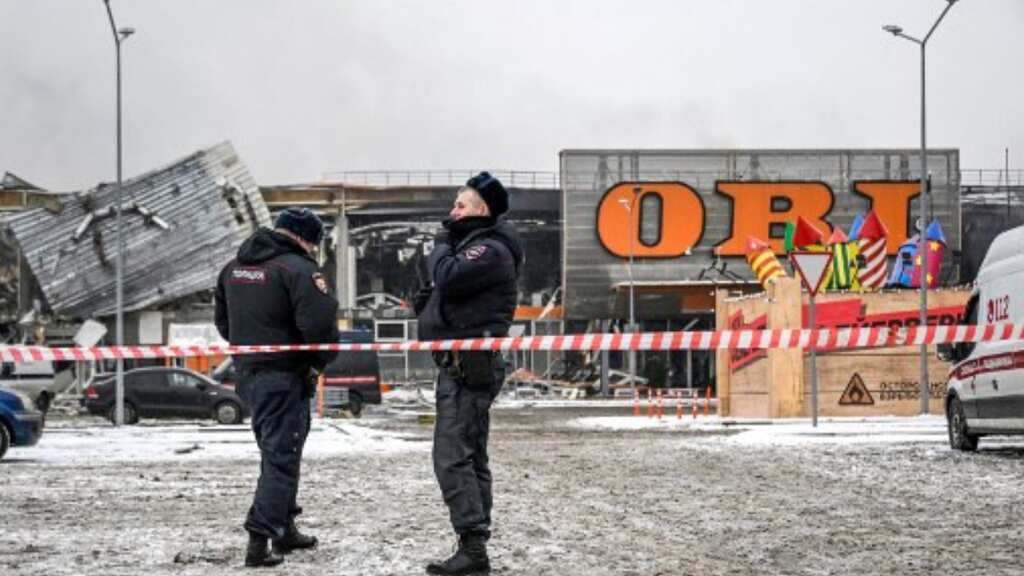Russian oil refinery blaze kills two, 'gas contamination' cited as reason