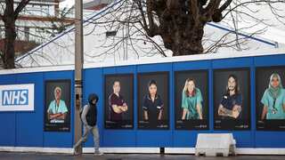 Rishi Sunak vows to introduce anti-strike law as nurses begin unprecedented day-long strike for better wages