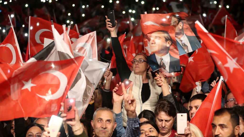 Supporters of banned mayor Imamoglu rally in Istanbul