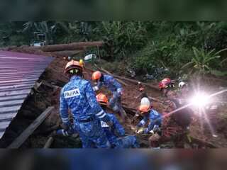 Watch: Rescue workers arrive at Malaysia campsite after deadly landslide
