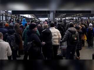 UK: 40,000 rail union workers on strike, services paralysed