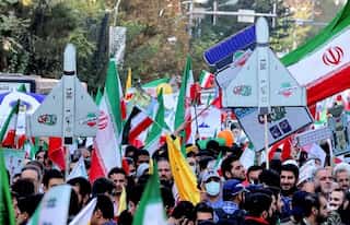 Iranian authorities arrest lawyer of several jailed activists, journalists, say reports