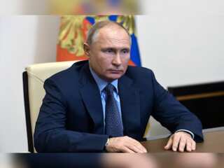 Vladimir Putin heads for Belarus ahead of Russian drills