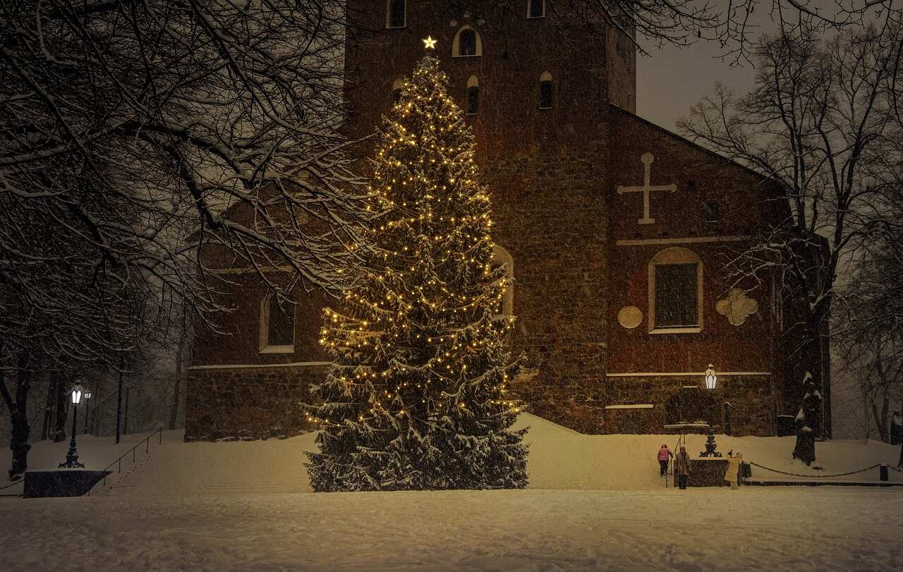 Christmas 2022: Soothe your nerves with this ultimate relaxing Christmas songs playlist Christmas 2022: Soothe your nerves with this ultimate relaxing Christmas songs playlist