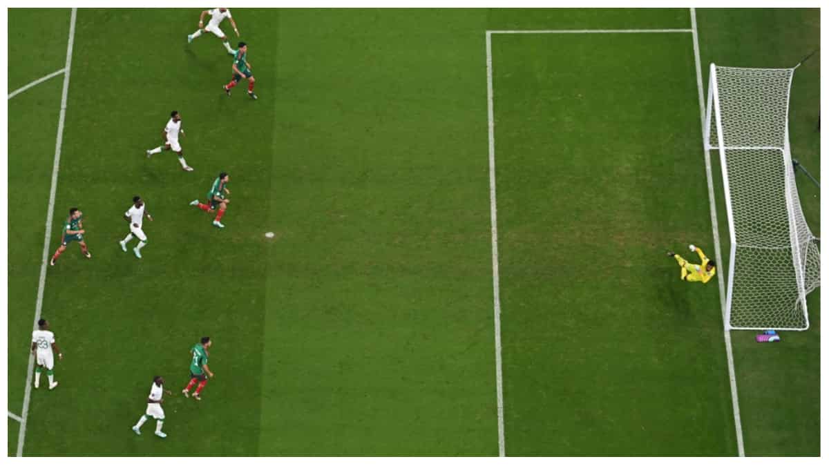 2) A screamer to remember from Mexico's Luis Chávez vs Saudi Arabia