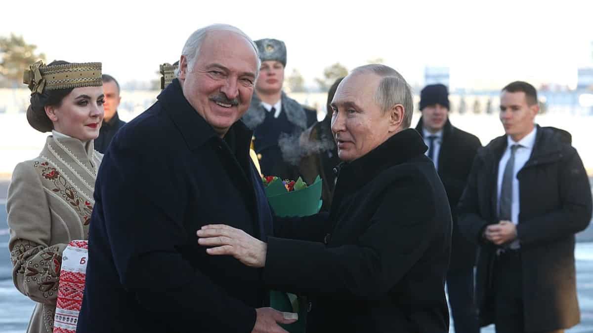 Putin's rare visit to Belarus: Lukashenko urges unity with Russia in 'difficult times' Putin's rare visit to Belarus: Lukashenko urges unity with Russia in 'difficult times'