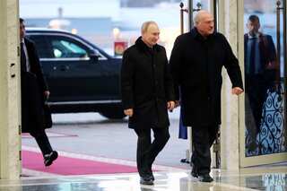 As Putin makes rare visit to Belarus, Ukraine bolsters border defence