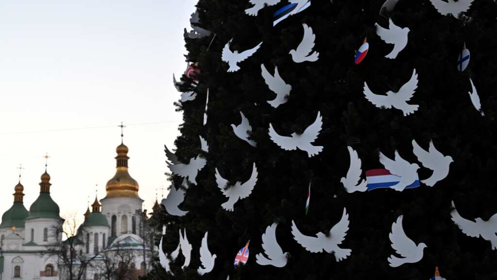 At the heart of Ukraine, a Christmas tree in a hideout