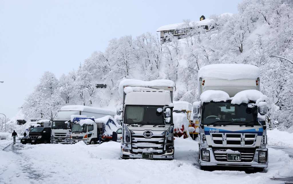WION Climate Tracker: Japan hit by record breaking snowfall, vehicular movement disrupted