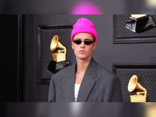 Singer Justin Bieber slams H&M 's new collections for featuring him
