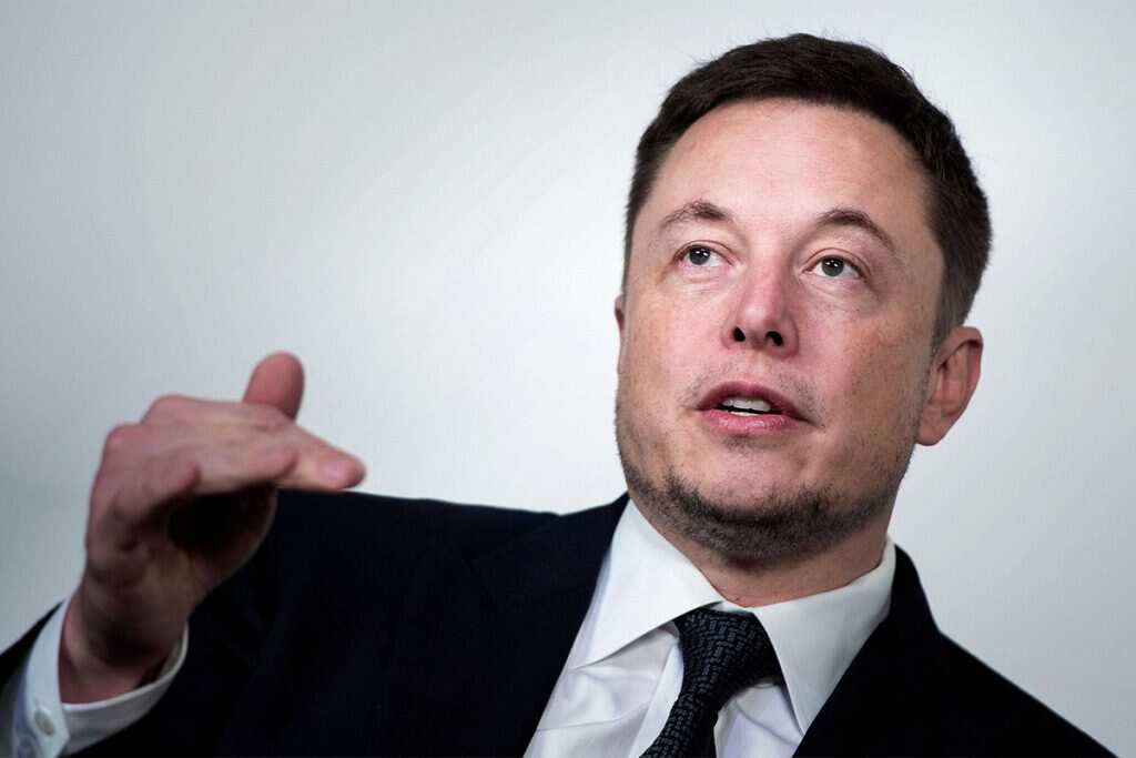 Elon Musk reassures investors, tells them he will pause on Tesla stock sales for 18 to 24 months