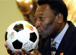 Pele's kidney and heart dysfunctional as cancer worsens