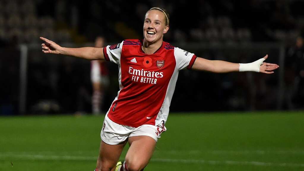 Britain: Footballer Beth Mead beat Ben Stokes to win Sports Personality of the Year 
