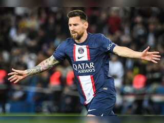 Lionel Messi to sign one-year extension with Paris Saint-Germain