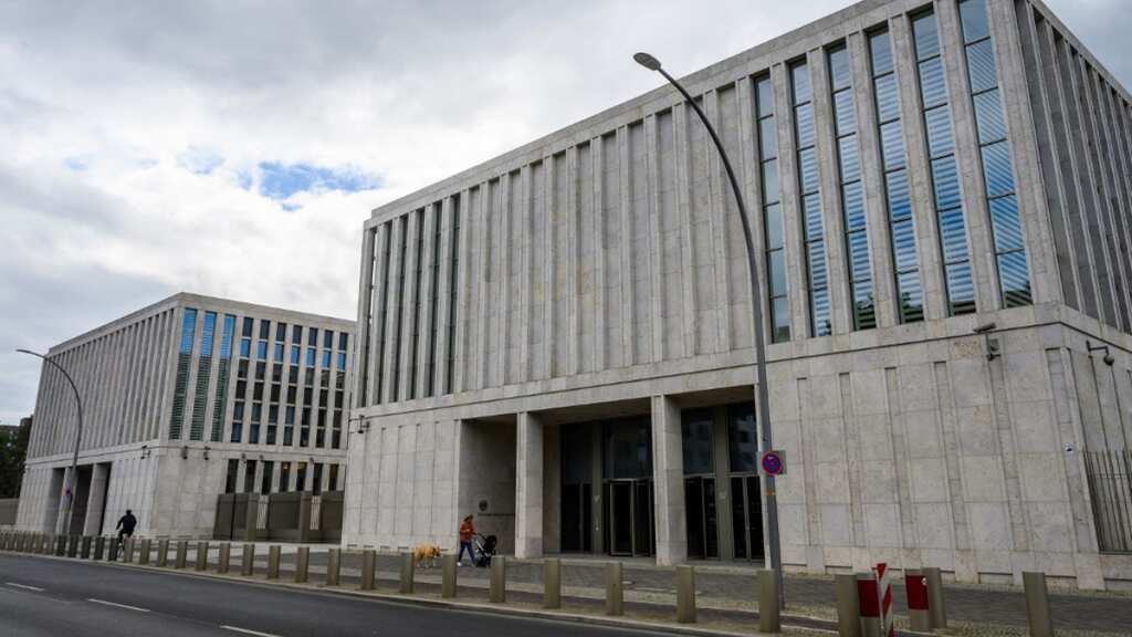 Germany arrests one of its intelligence officers for being a Russian spy