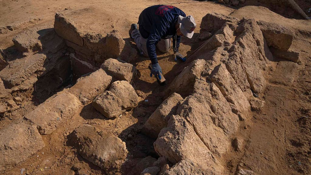 Gaza: Over 60 second century tombs discovered, workers sift through soil to excavate