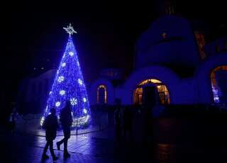 Ukrainians break tradition to sever Russia ties, celebrate Christmas on Dec 25 instead of Jan 7. Here's why