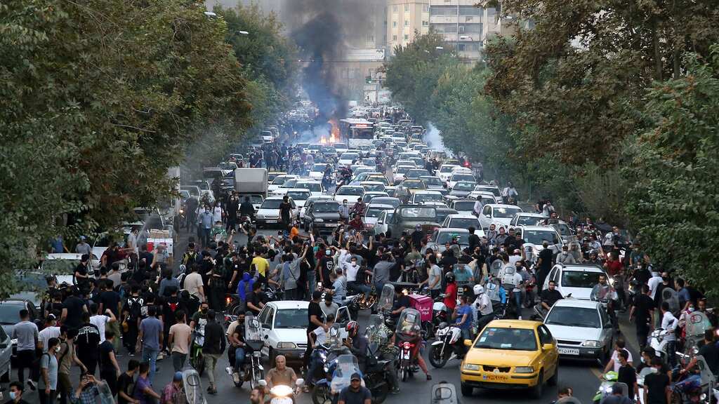 Iran Crackdown: 90 protesters detained, face risk to life; hundreds languish in jails
