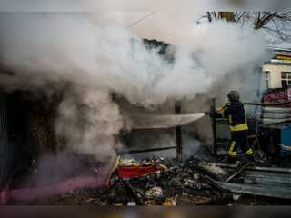 Ukraine war: Russian bombardment rain down on Kherson