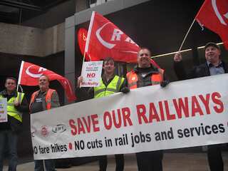 UK: Rail workers on strike for the 2nd day, hits travel plans