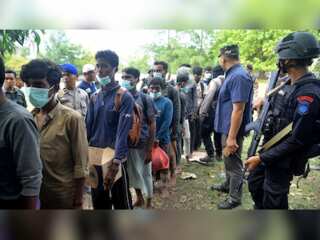 At least 185 Rohingya refugees arrive in Indonesia
