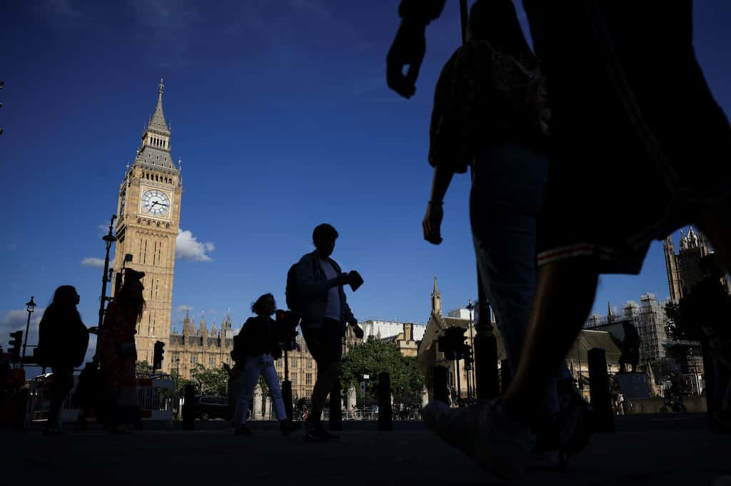 UK: Government launches advert on saving energy