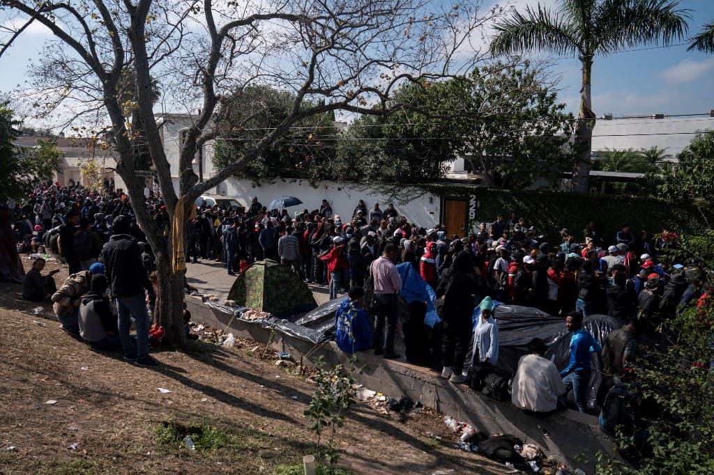 Title 42: US Supreme Court keeps controversial Trump-era border restriction policy in place