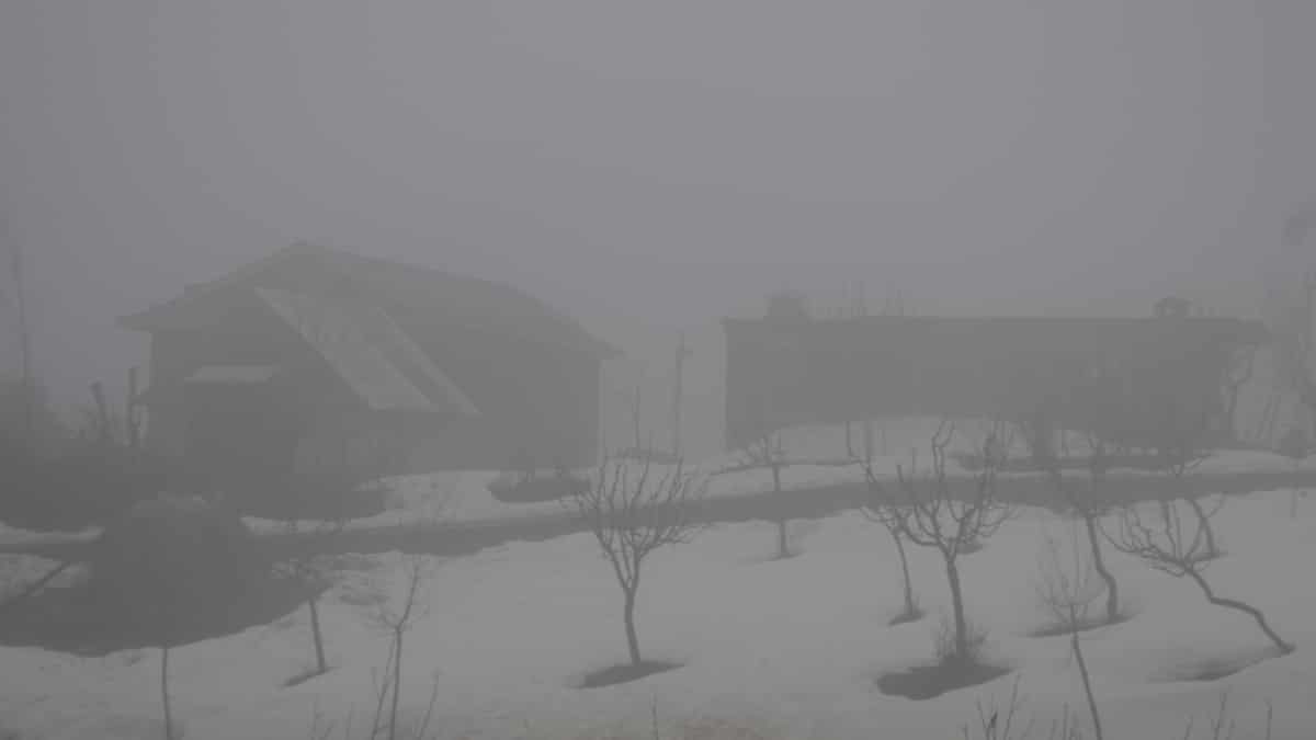 Temperatures across Kashmir region plummet further